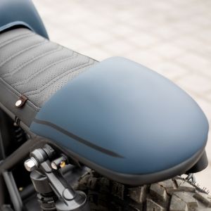 Cafe Racer Sitzbank mit Höcker blau