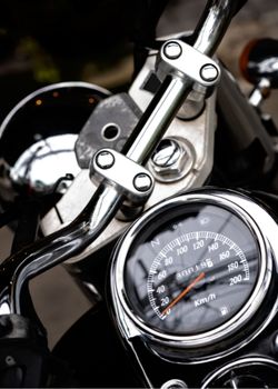 Motorrad Tachometer mit einem Kilometerstand von etwas mehr als 30.000 Kilometer.